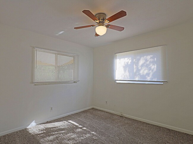 Building Photo - Duplex Cape Coral 905