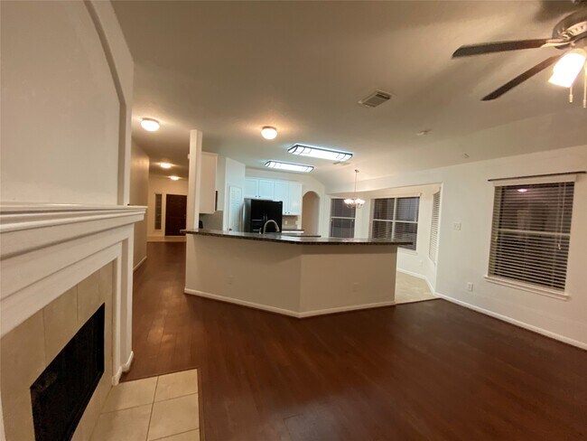 Building Photo - 321 Preston Ln