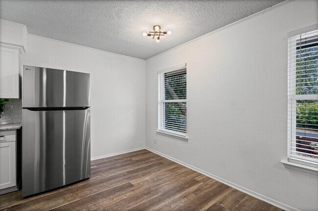 Building Photo - 3415 Willowrun Dr