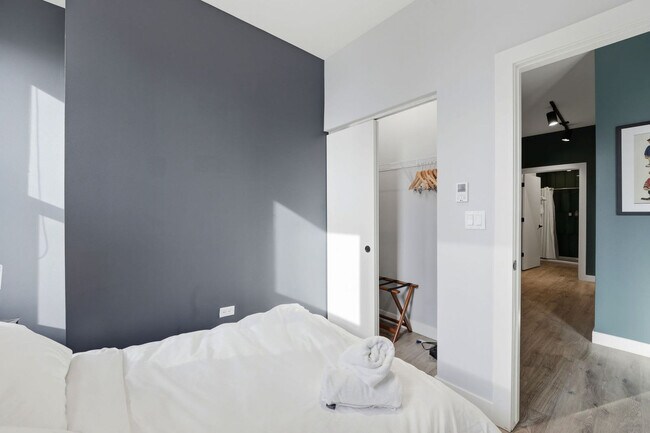 Building Photo - 417 S Dearborn St