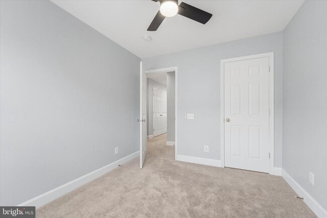 Building Photo - 2425 Huntington Park Dr