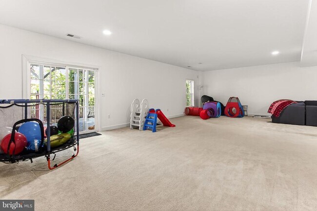 Building Photo - 8901 Hargrove Ct