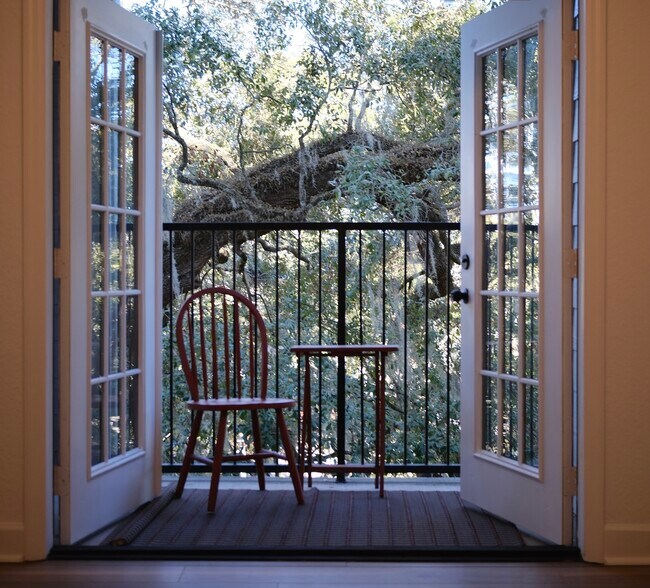 Building Photo - 304 E South St