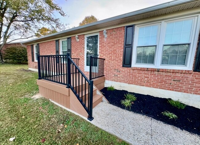 Building Photo - 113 Meadow Ln