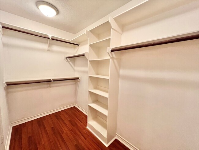 Building Photo - 7017 Caldwell St