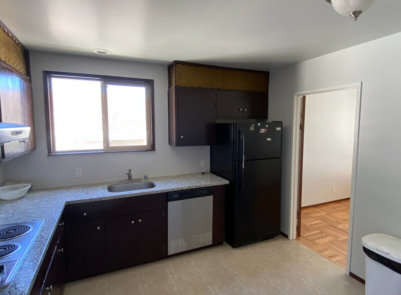 Building Photo - 68 Woodland Ave