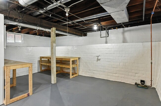 Building Photo - 2965 Harris Street