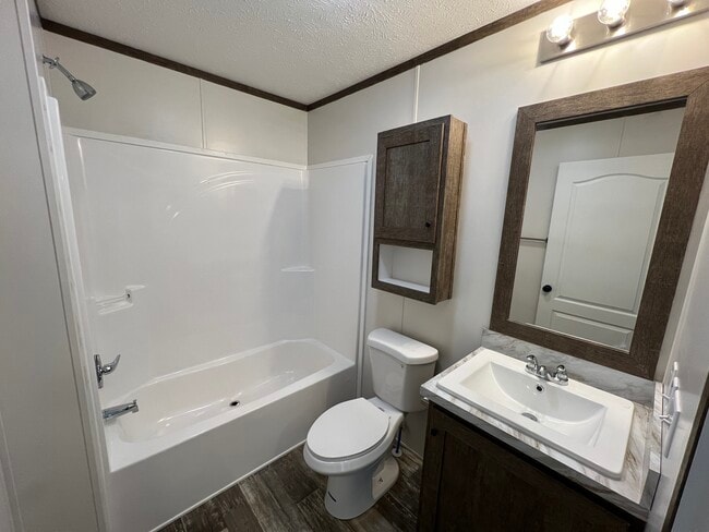 Building Photo - 38140 Ducharme Dr