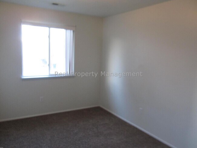 Building Photo - 279 W 1100 N