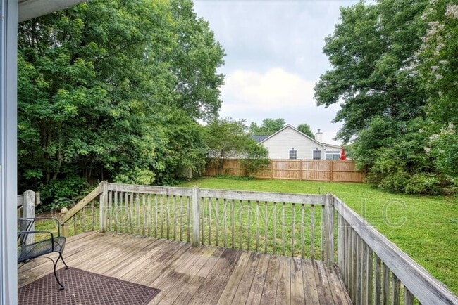 Building Photo - 5 Fieldcrest Ct