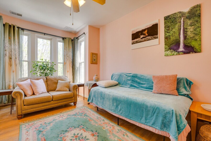 Primary Photo - 1810 N Albany Ave