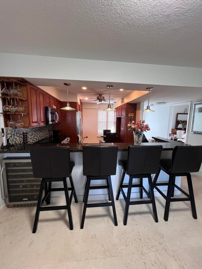 Building Photo - 1629 Riverview Rd