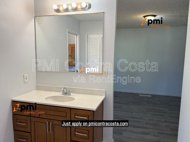 Building Photo - 1608 Norine Dr