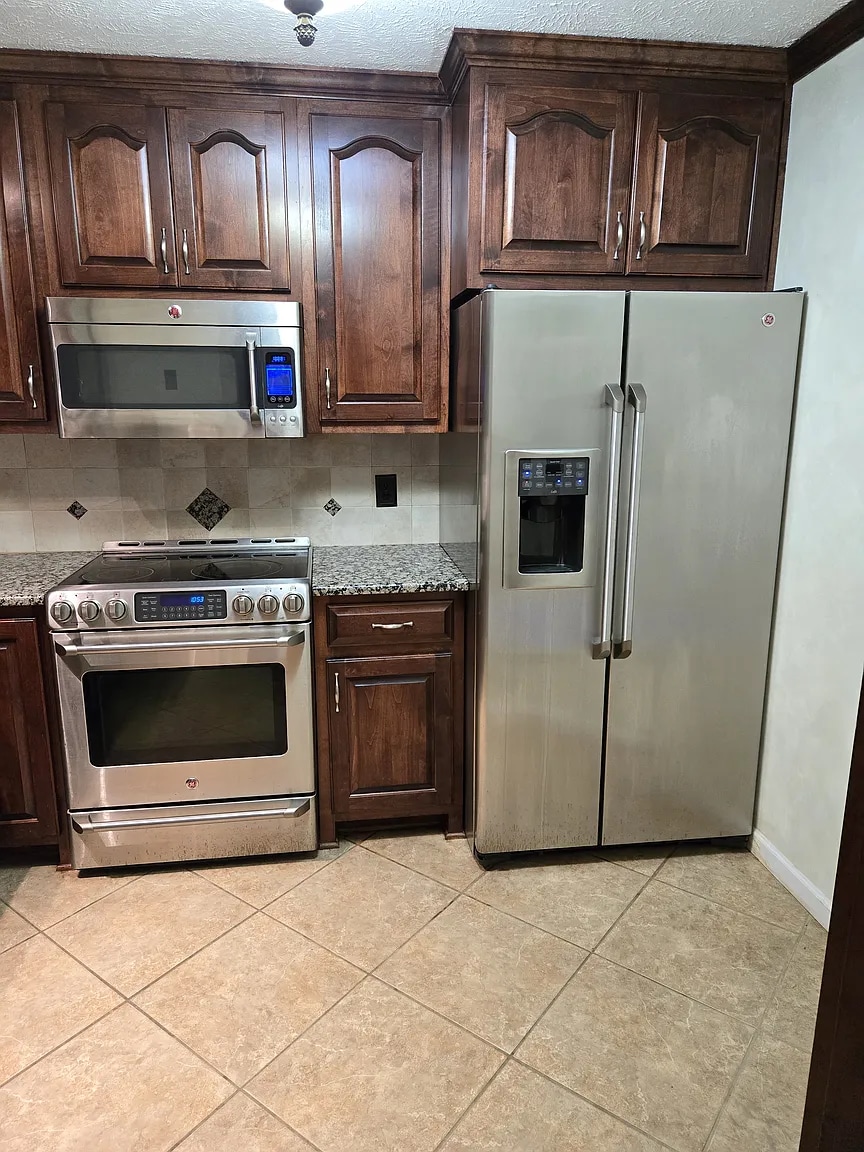 Kitchen - 322 Bubble Creek Ct