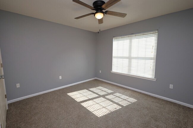 Building Photo - 500 Bryson Cir
