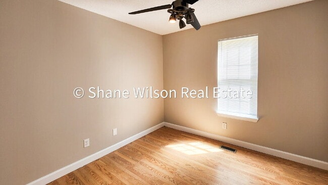 Building Photo - 162 Shawn Ln