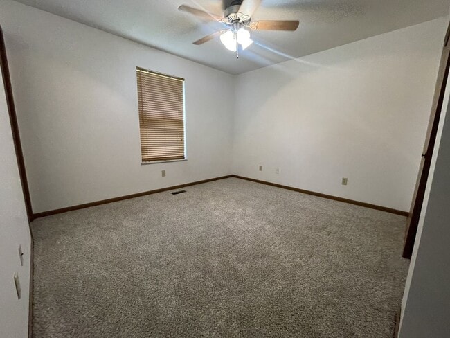Building Photo - 3 Bed 2 Bath in Troy MO