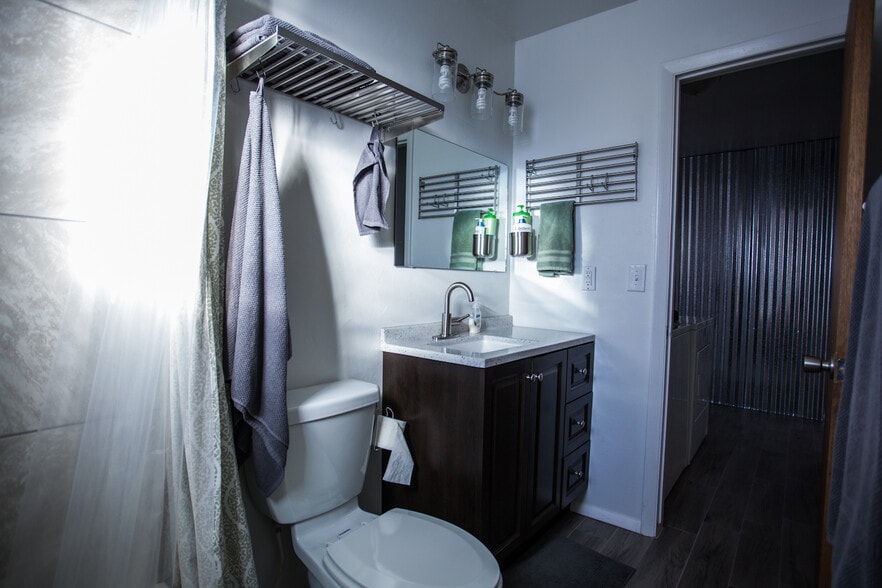 Building Photo - 240 N 17th St