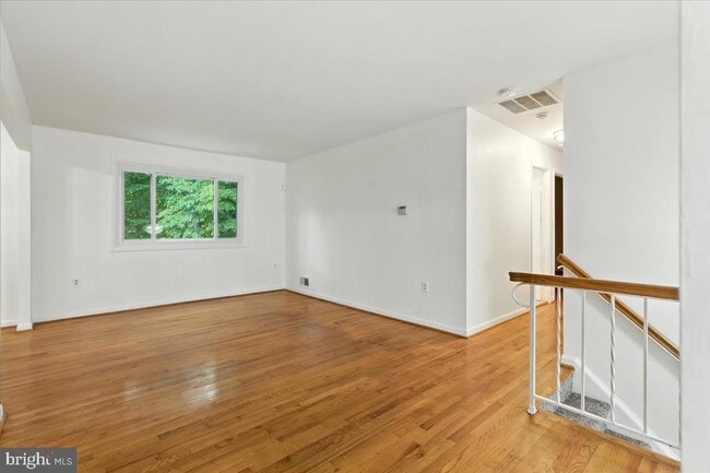 Building Photo - 7201 Fairfield Ct