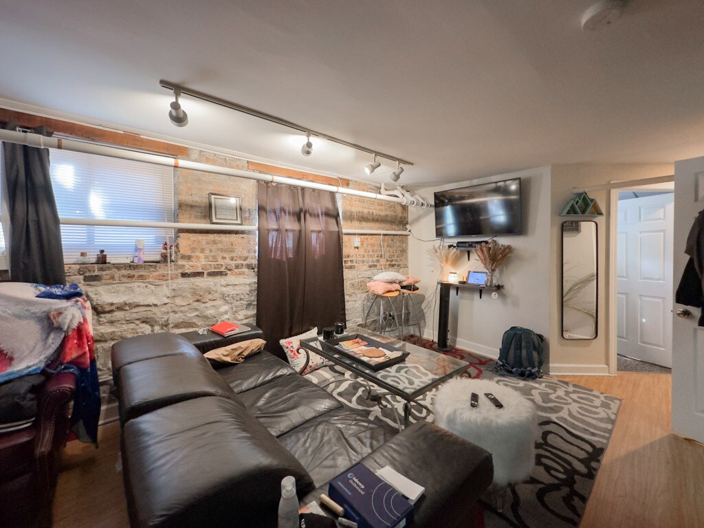 Building Photo - 3701 N Racine Ave