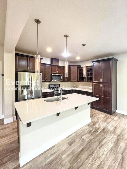 Building Photo - 14830 16th Pl W