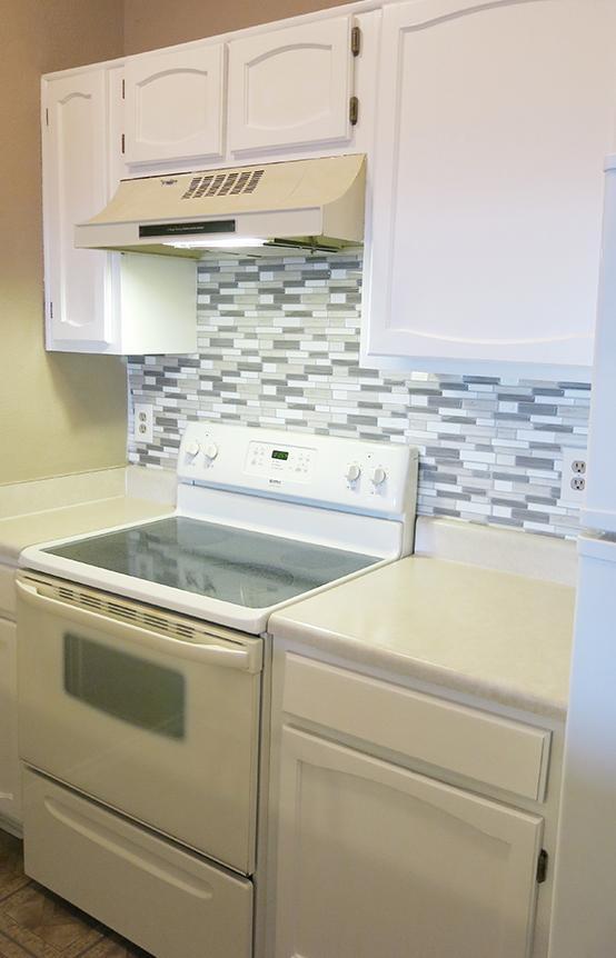 Building Photo - 2406 High Hollow Dr