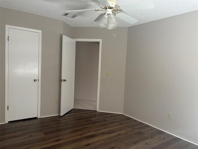 Building Photo - 16311 Rockgate Dr