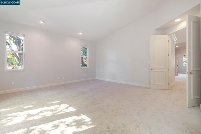 Building Photo - 1423 Homestead Ave