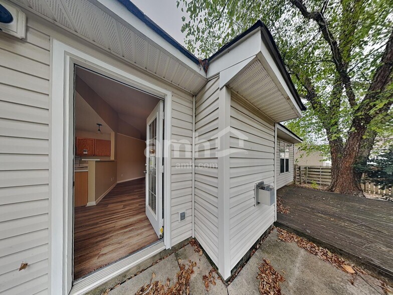 Building Photo - 4832 Asherton Pl NW