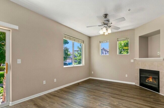 Building Photo - 2862 Kansas Dr