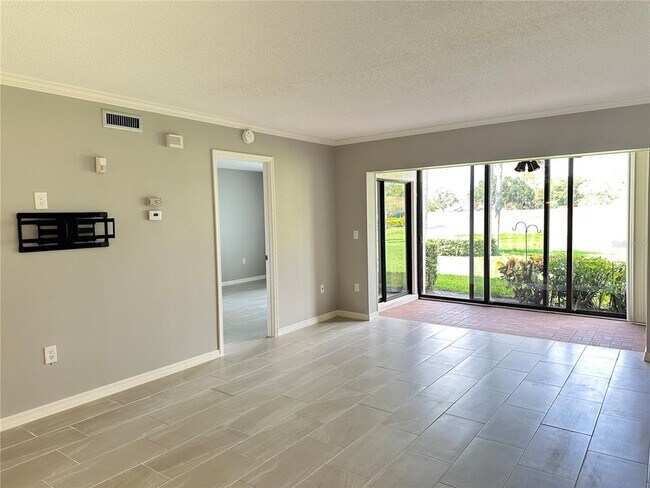 Building Photo - 6191 Timberlake Dr