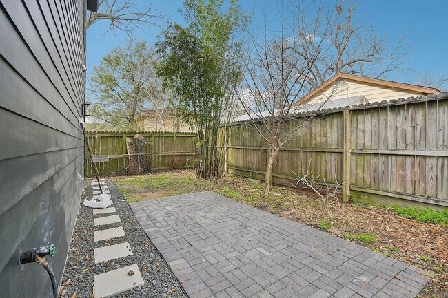 Building Photo - 1410 Elliott St