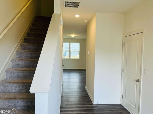 Building Photo - 404 Union Station St