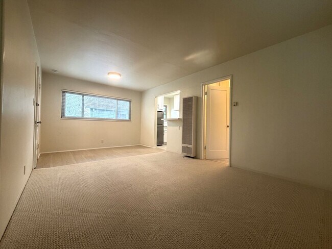 Building Photo - 259 Ramona St