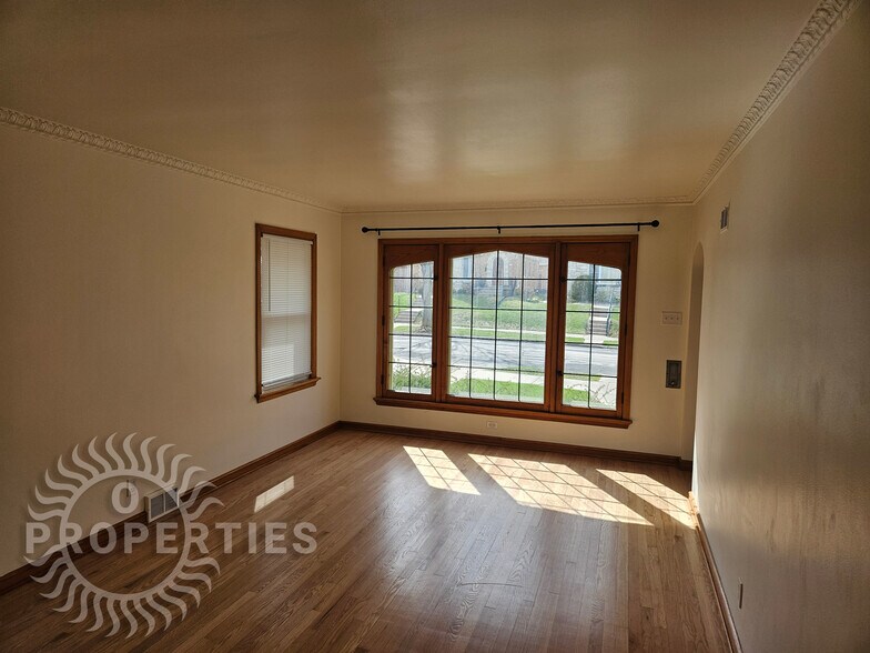 Building Photo - 2948 S 46th St