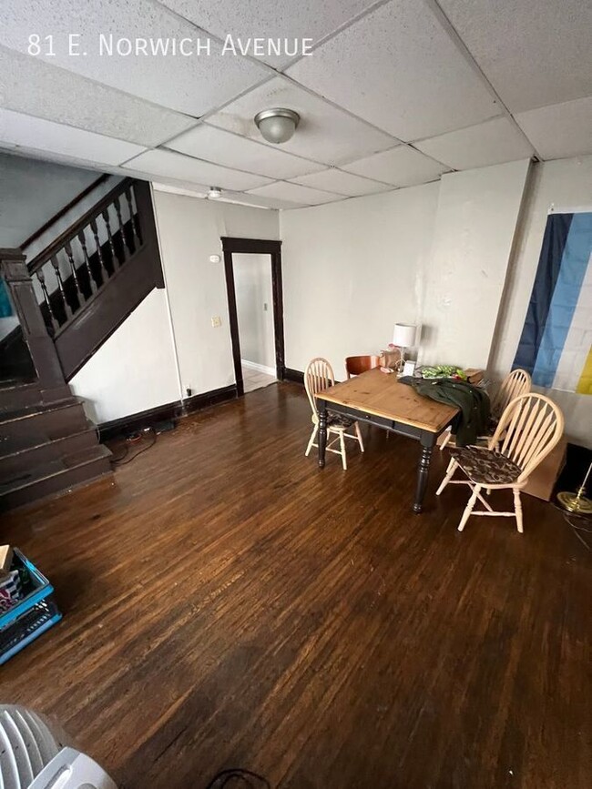 Building Photo - 3 Bedroom available for Fall 2025 School Y...