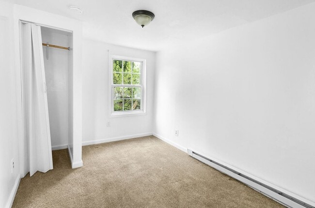 Building Photo - 3 Bed 2 bath Home For Rent in Newport News