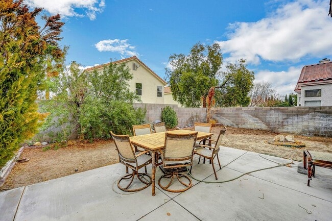 Building Photo - Beautiful Summerlin Hills Two Story 4 Bedr...