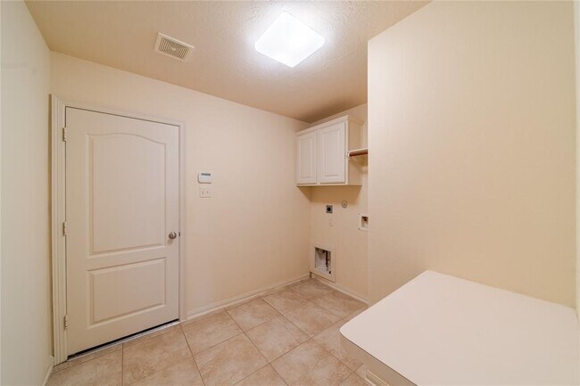 Building Photo - 28210 Cross Creek Springs Ln