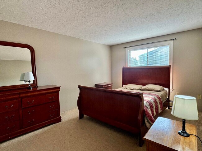 Building Photo - 19 Saco St