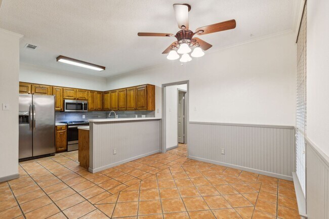 Building Photo - Amazing home - minutes from Grapevine Main...