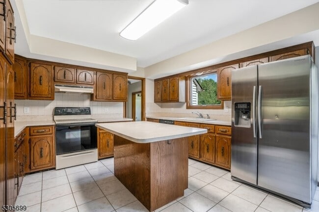 Building Photo - 34 Willow Brook Ln