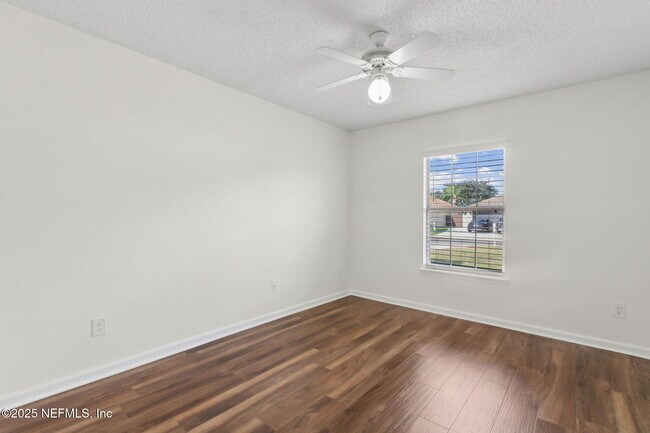 Building Photo - 616 Fallen Timbers Dr