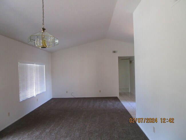 Building Photo - Southwest Bakersfield House with Pool