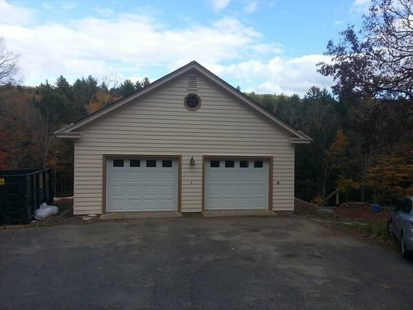 Building Photo - 115 Montague Rd