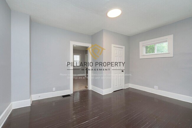 Building Photo - 615 N Gray St