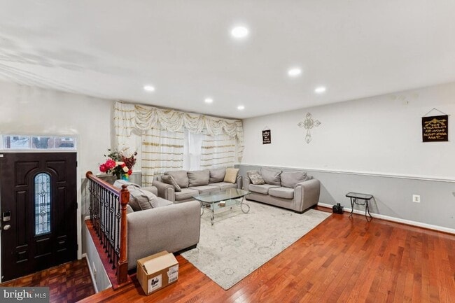 Building Photo - 14430 Bakersfield Ct