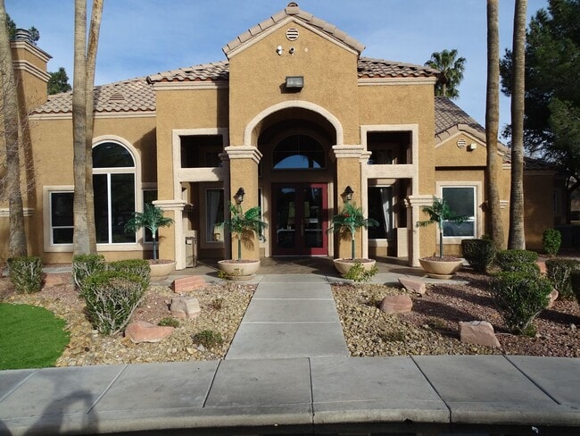 Building Photo - Well Cared For 1 Bed, 1 Bath 2nd Floor West Side Condo