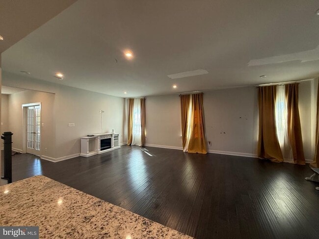 Building Photo - 440 Tree Of Heaven Way