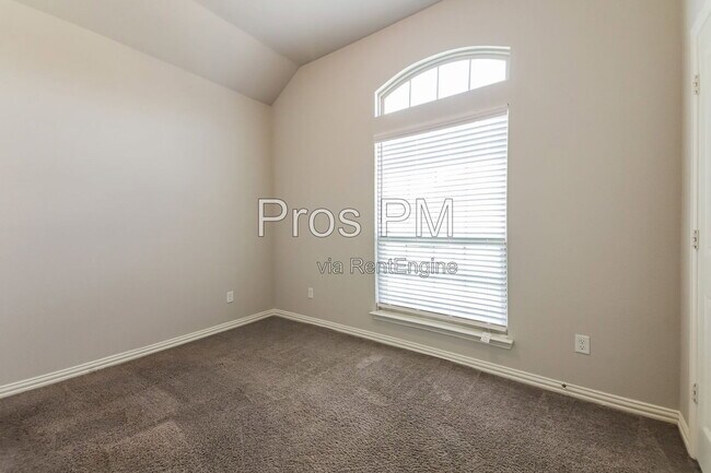 Building Photo - 1120 Salem Dr